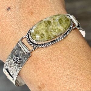 Elegant Silver and Green Stone Bracelet
